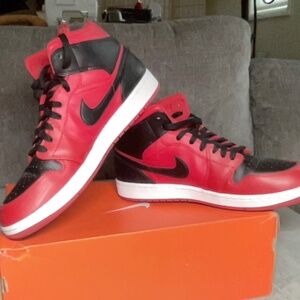 Jordan 1 Mid 'Reverse Bred' Men's Sneaker